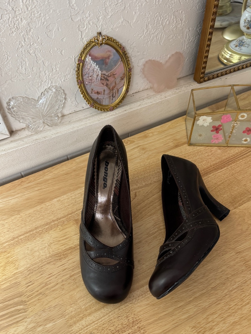Whimsical 2000’s Bongo Brown Y2K Cutout Pumps Size 10 Indie Grunge Retro